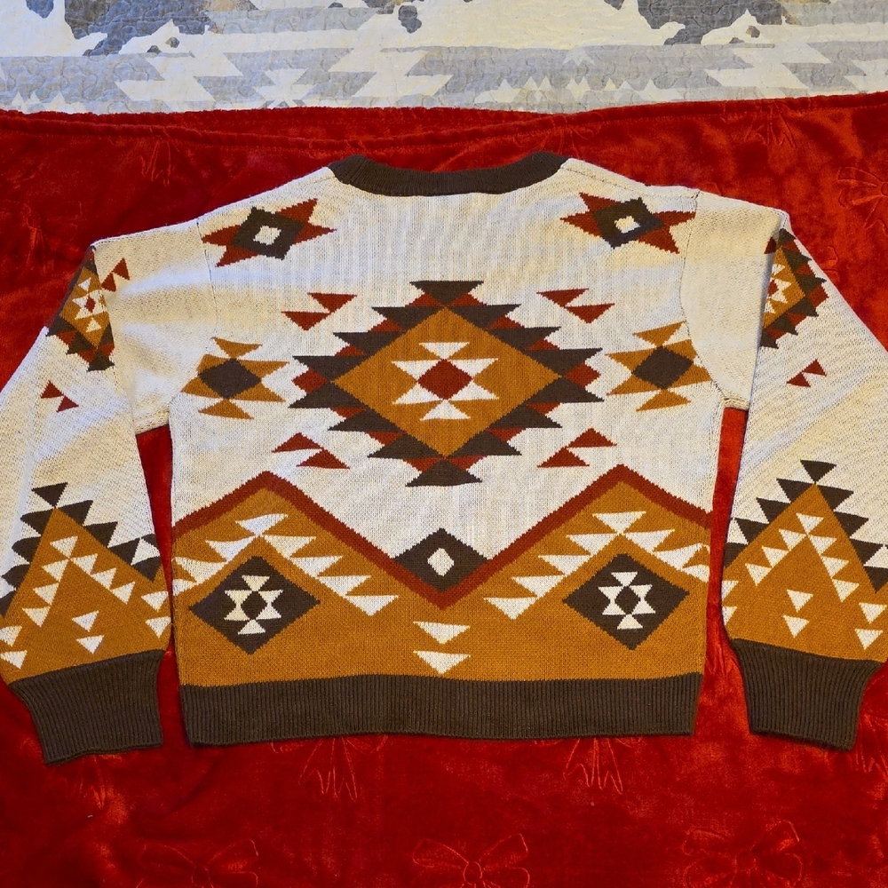 Geometric Patterned Sweater - Picture 4 of 7